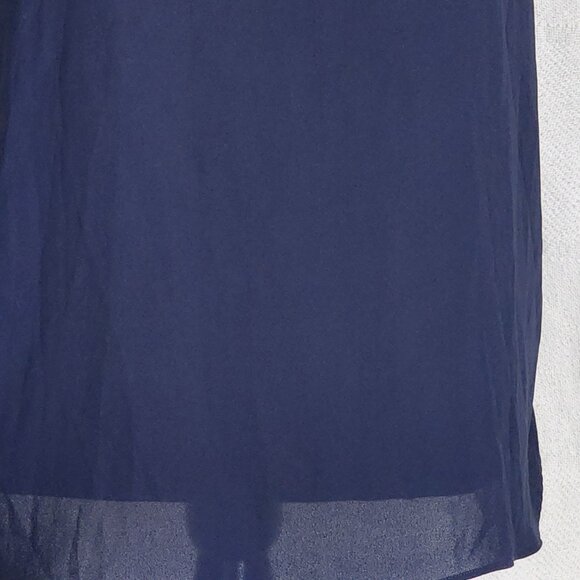 Loft Navy Sleeveless Duo Fabric Poly Front Rayon Back Faux Pearl Detail Top Sz M - Picture 4 of 16